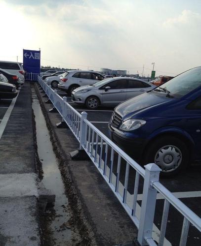 常州市江辰交通设施提供的停车场护栏网